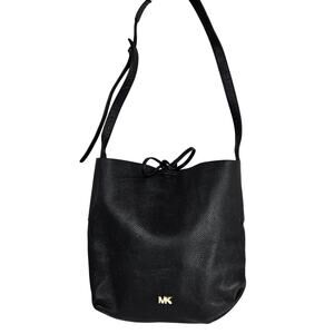 Michael Kors Junie Large Leather Messenger Bag Tote *Small Flaw #858